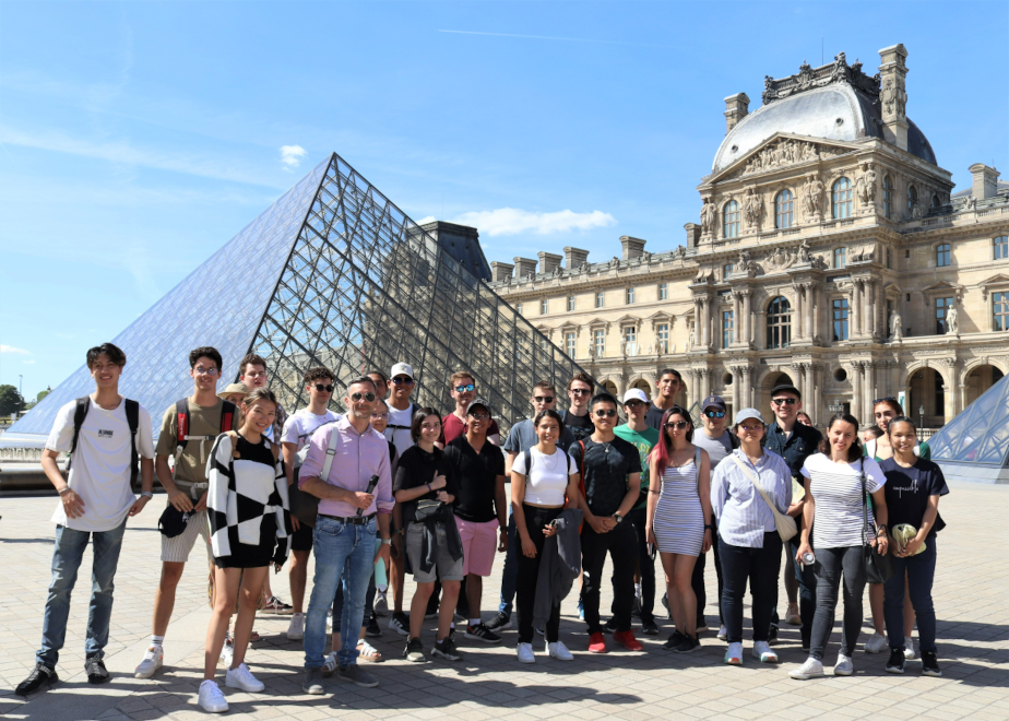 Summer School : informatique, robotique et découverte de la France !